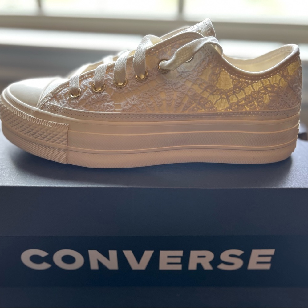 Converse White Lace Platform Shoes NWOT